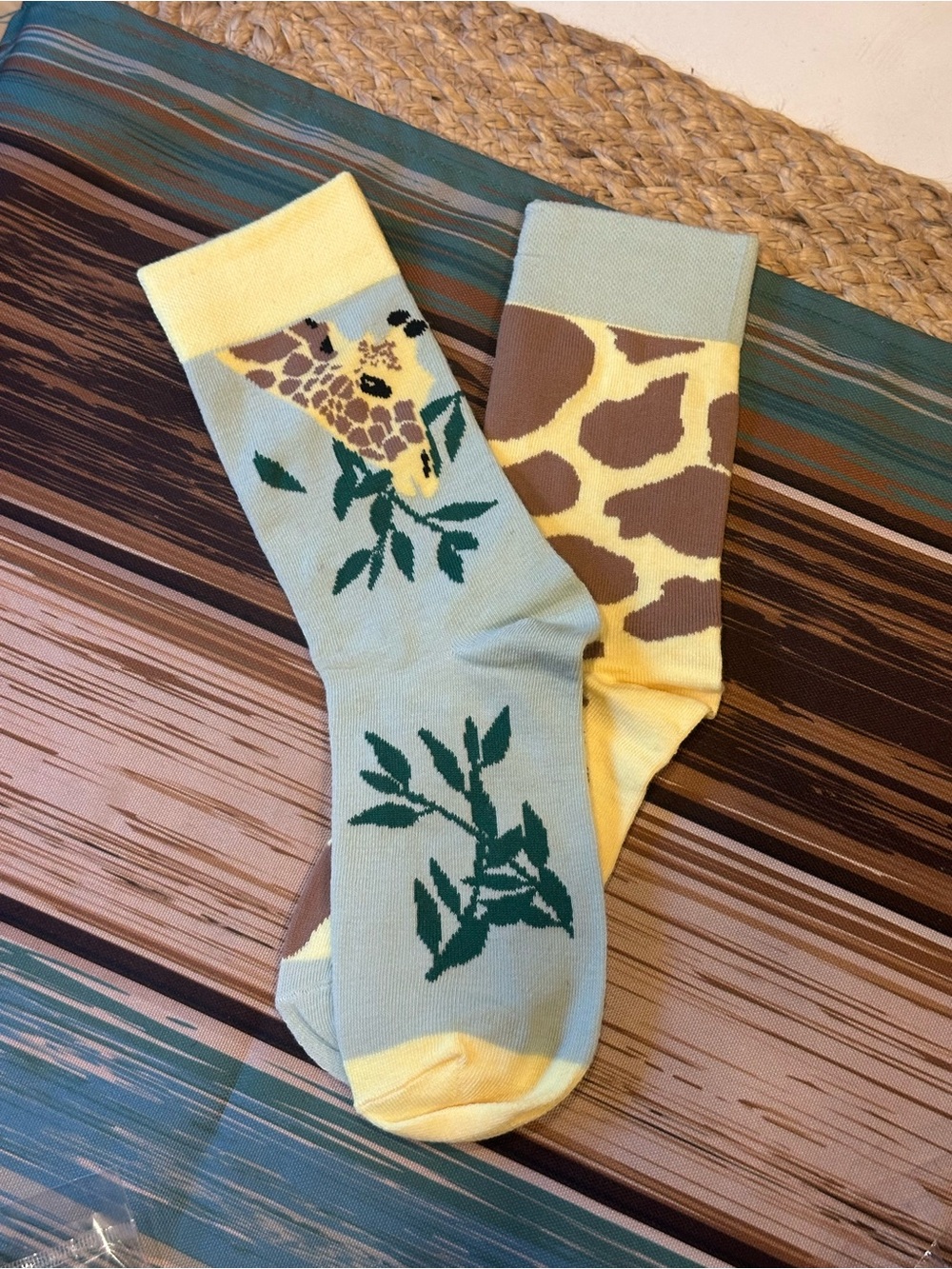 Women's Giraffe Pattern Crew Socks